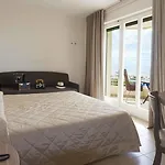 Отель Mariver 4*